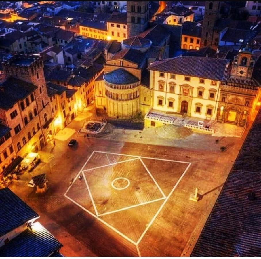 La Torre Di Borgunto - Piazza Grande Apartment Arezzo Bagian luar foto