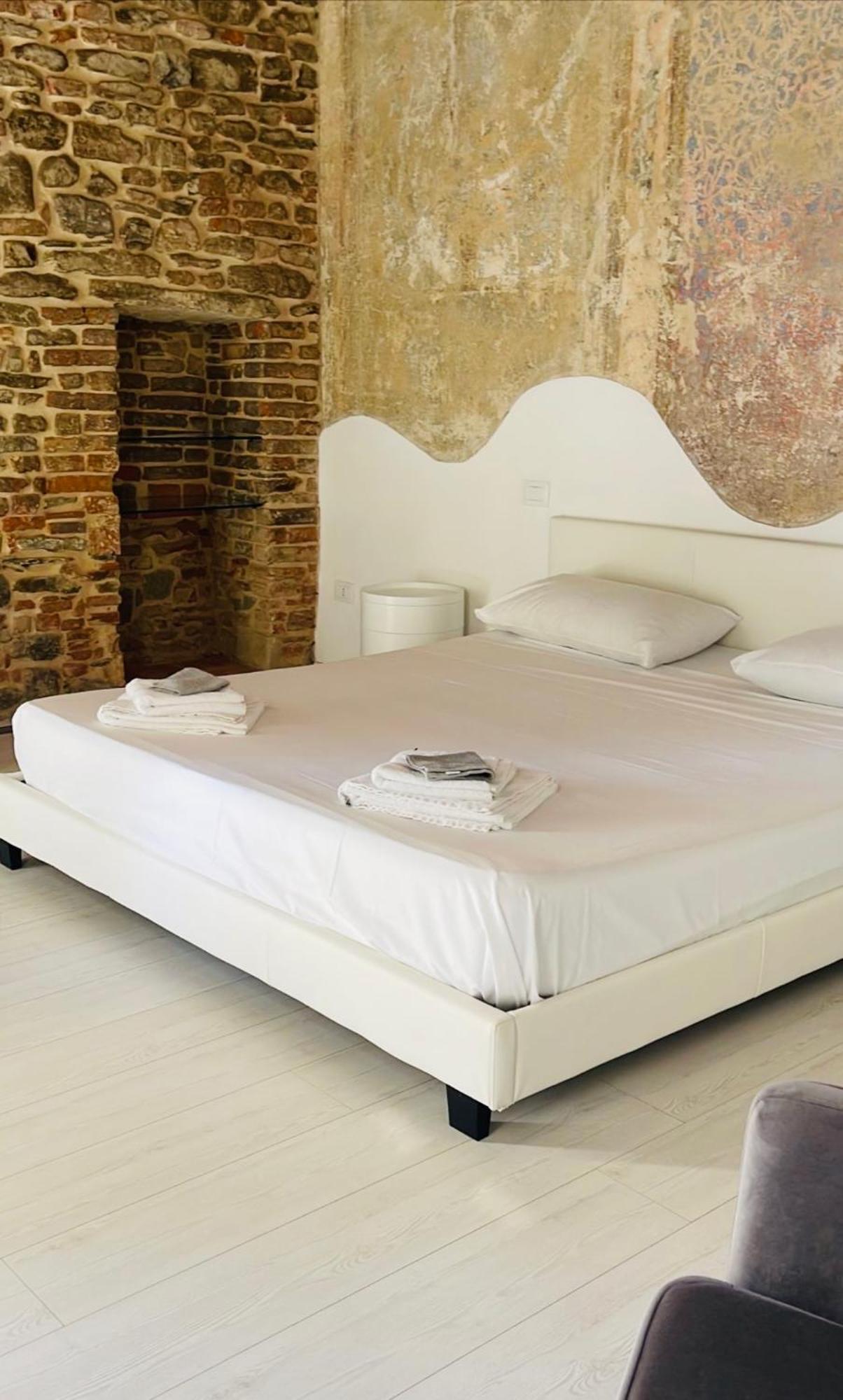 La Torre Di Borgunto - Piazza Grande Apartment Arezzo Bagian luar foto